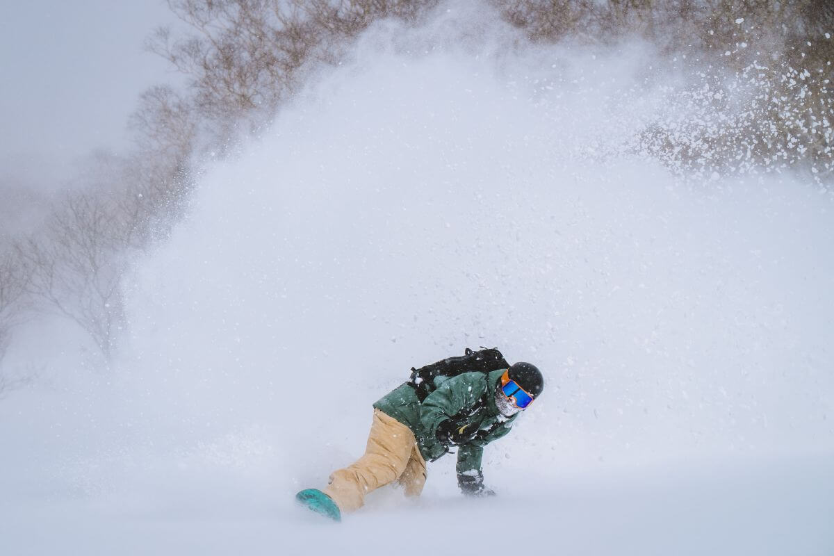 Freeride Snowboarding Hokkaido - Japow