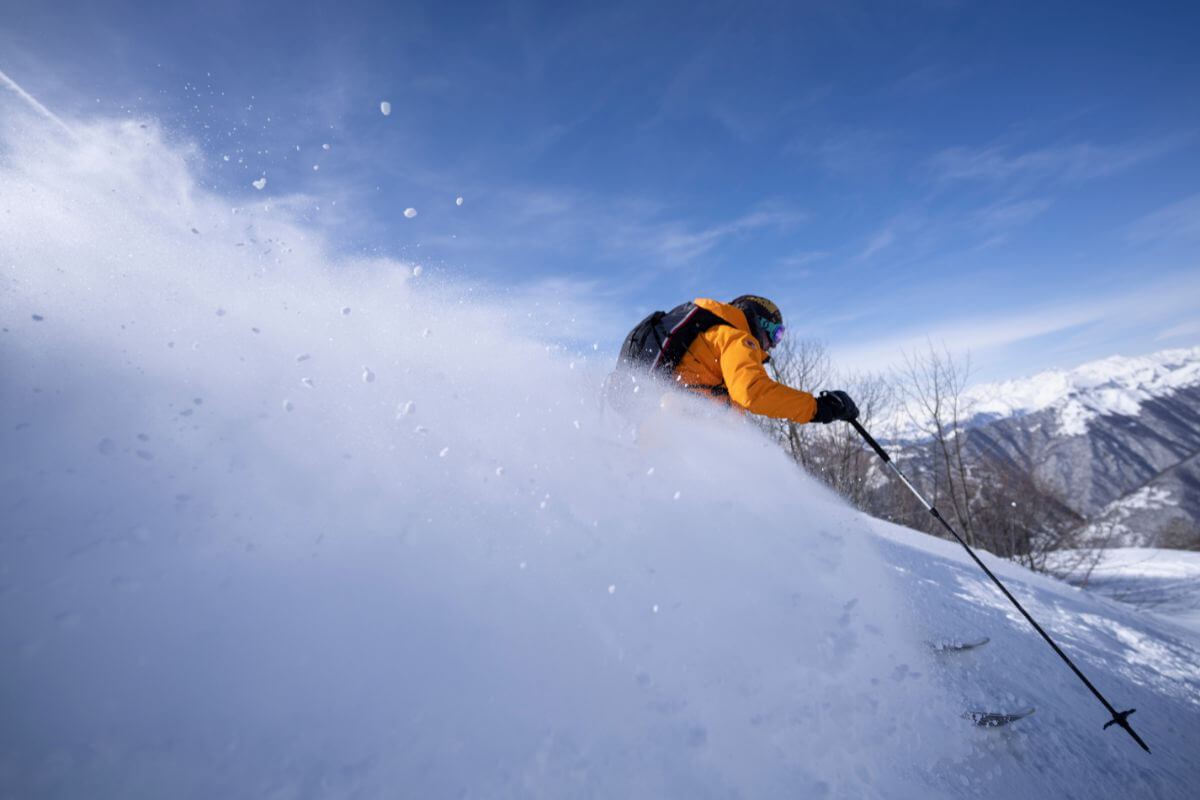 Heliskiing in the majestic Grand Caucasus in Georgia