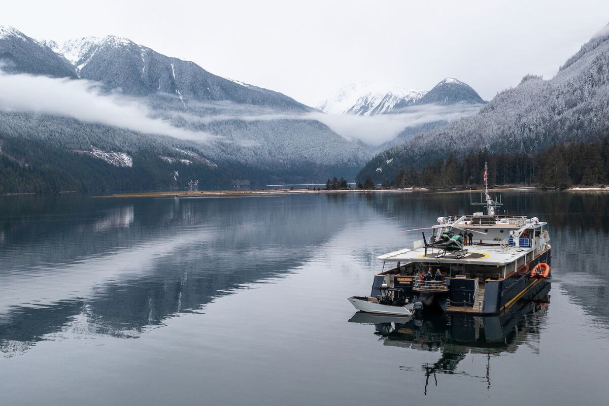 Catamaran Heliski in Canada