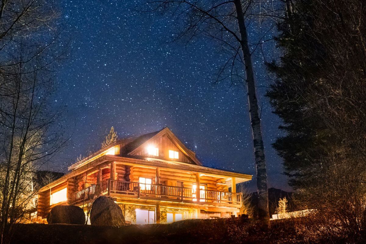 Heliski in Canada - Lodge