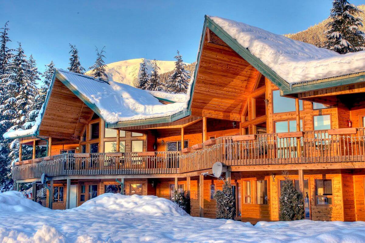 Heliski in British Columbia Lodge