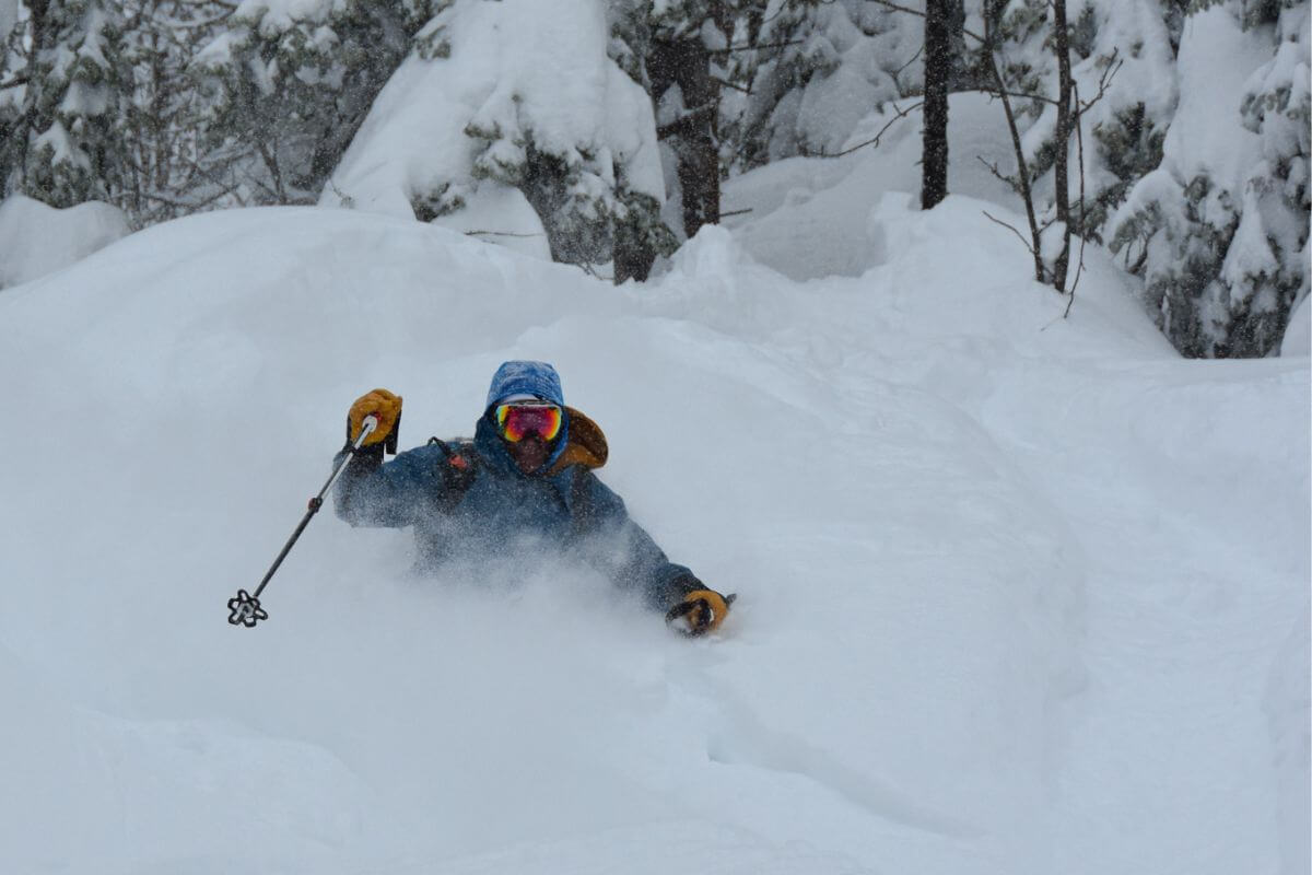 Altay Mountain Lodge & Yurts Skitouring and Splitboarding