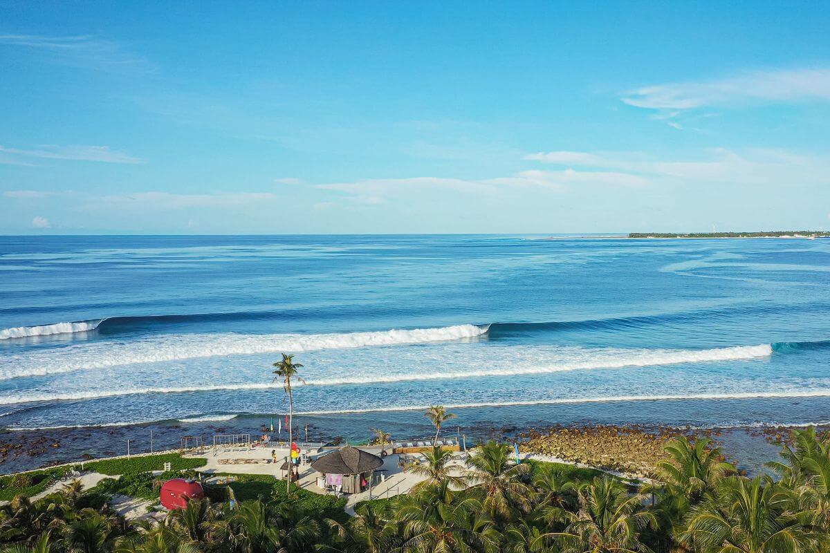 Niyama surf resort shoreline