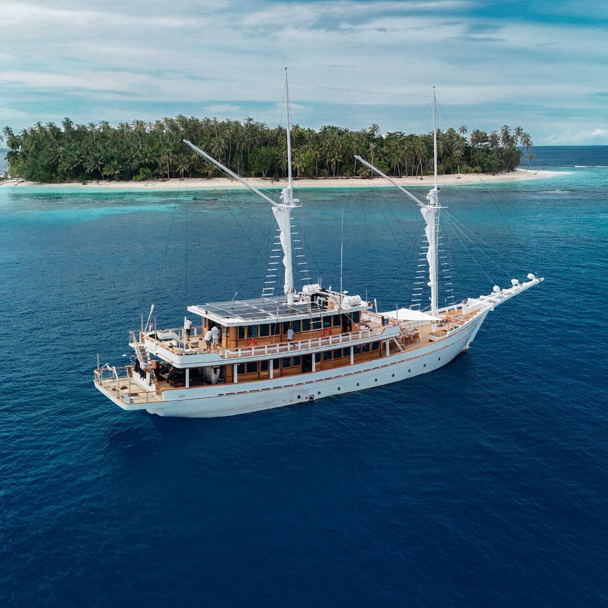 surf charter yacht